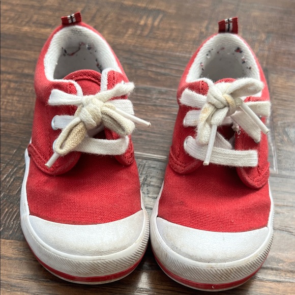 Red Keds Kids lace up sneaker Shoes with White toe - Picture 1 of 7